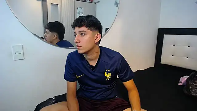 Dravith Valery online show from December 2025 04:31:02 AM