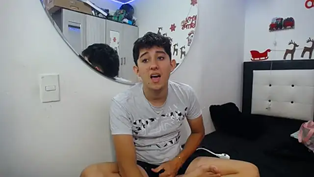 Snapshot of Dravith_Valery chatting on December 2025 10:10:02 AM Dravith Valery online show from December 2025 10:10:02 AM