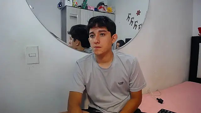 Snapshot of Dravith_Valery chatting on January 2026 10:17:01 AM Dravith Valery online show from January 2026 10:17:01 AM