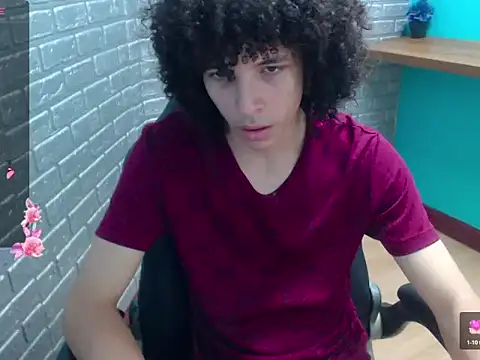 Snapshot of Mike_Miiller_ chatting on October 2025 05:31:02 PM Mike Miiller online show from October 2025 05:31:02 PM