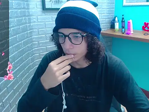 Snapshot of Mike_Miiller_ chatting on November 2025 05:25:01 PM Mike Miiller online show from November 2025 05:25:01 PM