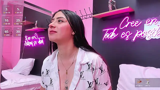 Snapshot of JuliethCruz_ chatting on October 2025 05:13:02 PM JuliethCruz online show from October 2025 05:13:02 PM