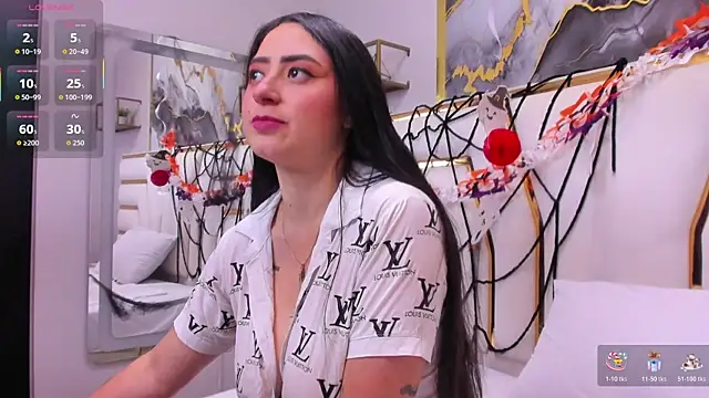 Snapshot of JuliethCruz_ chatting on November 2025 05:48:02 PM JuliethCruz online show from November 2025 05:48:02 PM