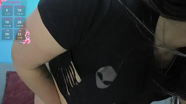 JuliethCruz  online show from March 2026 06:52:01 PM