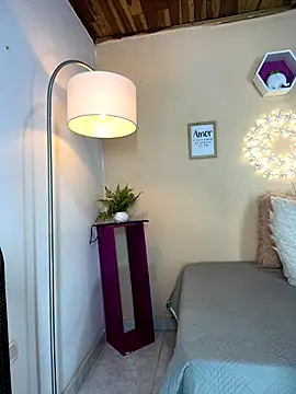 Meggie  online show from November 2025 11:04:02 PM