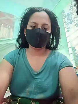 Snapshot of Couplex100 chatting on October 2025 01:06:01 AM Couplex100 online show from October 2025 01:06:01 AM