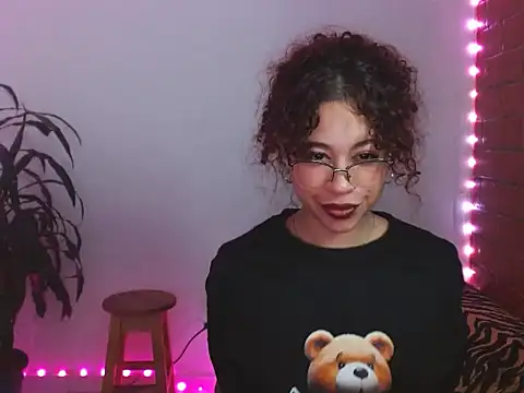 Snapshot of Medussa3033 chatting on October 2025 02:35:01 AM Medussa3033 online show from October 2025 02:35:01 AM