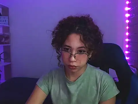 Snapshot of Medussa3033 chatting on November 2025 02:21:02 AM Medussa3033 online show from November 2025 02:21:02 AM