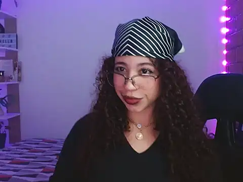 Snapshot of Medussa3033 chatting on November 2025 03:06:01 AM Medussa3033 online show from November 2025 03:06:01 AM