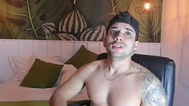 Mike montoya01 online show from November 2025 04:33:02 AM