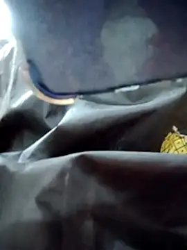 Snapshot of Bella-xx2 chatting on October 2025 02:02:05 AM Bella-xx2 online show from October 2025 02:02:05 AM