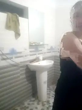 Snapshot of Myzak- chatting on November 2025 11:21:01 AM Myzak- online show from November 2025 11:21:01 AM