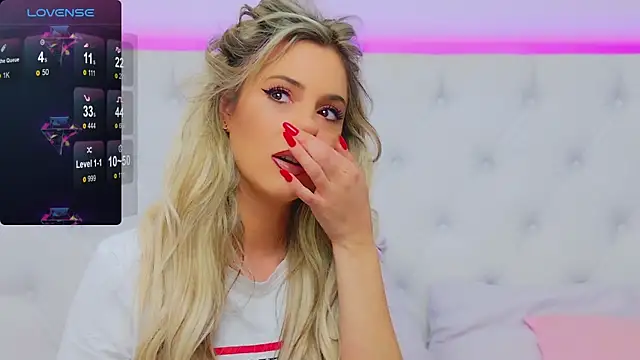 Snapshot of AriannaSins chatting on December 2024 08:15:02 PM AriannaSins online show from December 2024 08:15:02 PM