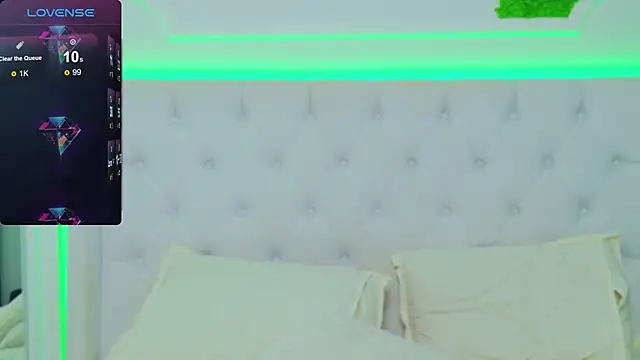 Snapshot of AriannaSins chatting on January 2025 10:41:01 PM AriannaSins online show from January 2025 10:41:01 PM