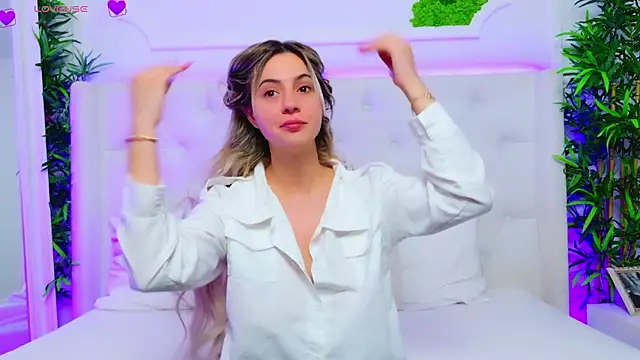 AriannaSins online show from December 2025 01:31:02 PM