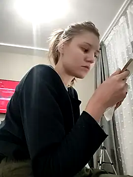 SandyCassie online show from November 2025 07:07:02 PM