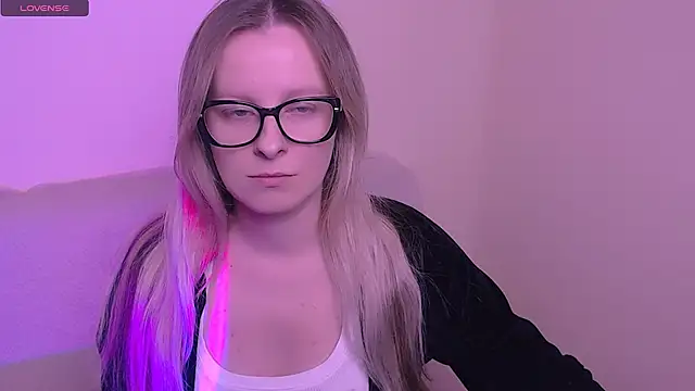 AllaLeomz online show from November 2025 08:02:01 AM