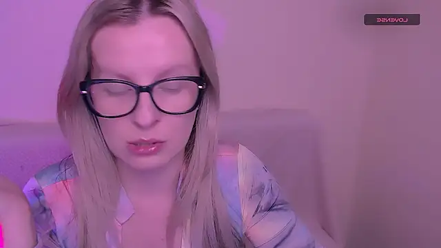 AllaLeomz online show from December 2025 07:12:01 AM