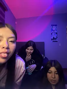 Snapshot of Bzzy01 chatting on October 2025 10:04:01 AM Bzzy01 online show from October 2025 10:04:01 AM