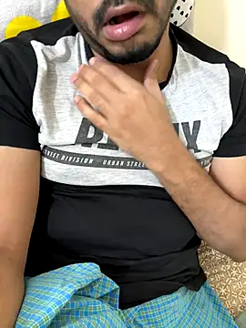 Snapshot of Handsome8677 chatting on November 2025 10:14:02 PM Handsome8677 online show from November 2025 10:14:02 PM