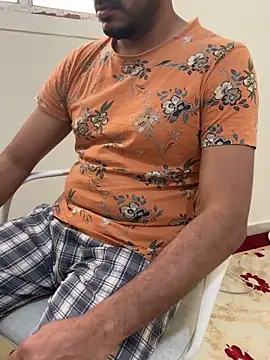 Handsome8677 online show from May 2026 10:01:02 AM