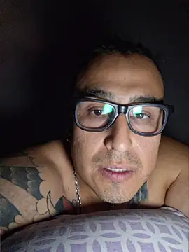 Rueditasss online show from March 2026 06:14:02 PM