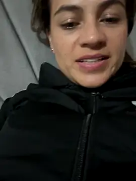 valentina herrrera online show from November 2025 02:56:02 AM