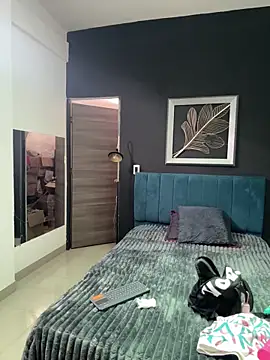 valentina herrrera online show from April 2026 04:52:01 PM