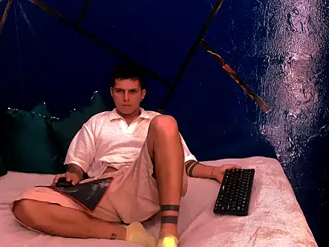 JOHS TYLER online show from October 2025 12:50:01 PM