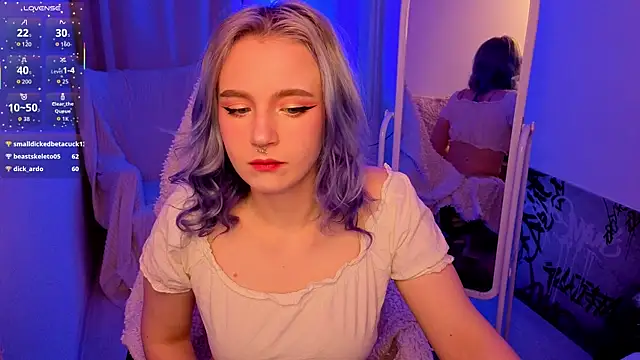 AleksaDivine online show from November 2025 09:28:01 PM