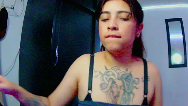 adri gomez1 online show from November 2025 06:25:02 AM