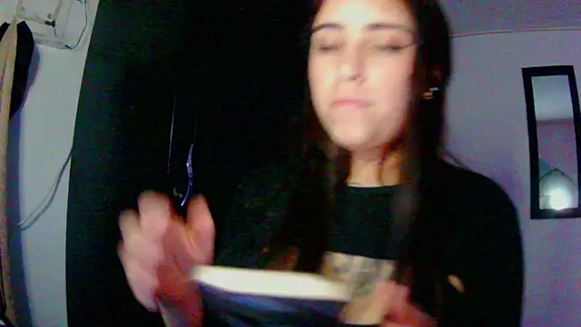 adri gomez1 online show from November 2025 04:50:01 PM