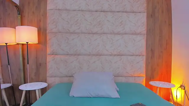 Antonella Russo1 online show from October 2025 01:18:02 PM