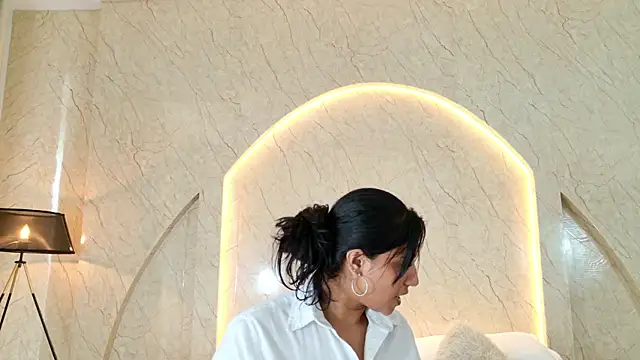 Antonella Russo1 online show from April 2026 01:00:02 PM