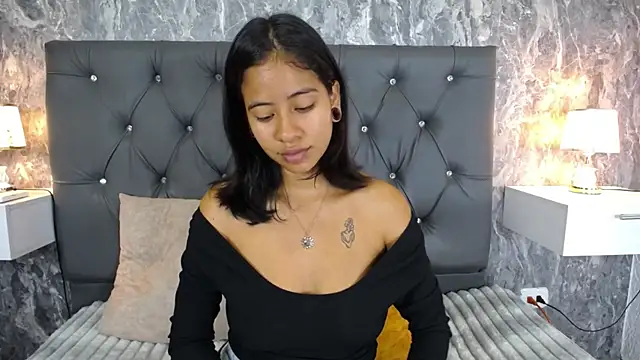 Snapshot of EuphoriaSavage chatting on November 2025 12:11:02 PM EuphoriaSavage online show from November 2025 12:11:02 PM