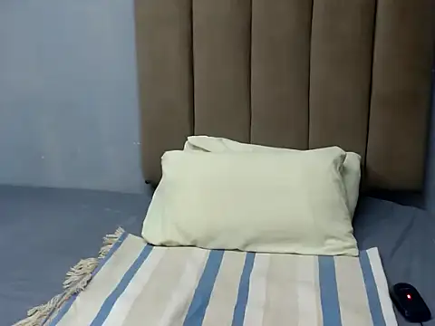 Snapshot of SweetDivaXX chatting on November 2025 10:18:01 AM SweetDivaXX online show from November 2025 10:18:01 AM