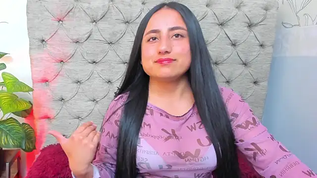 Samanta Fischer online show from November 2025 11:34:01 AM