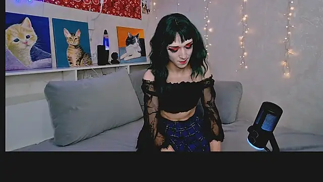 whoalexxa online show from November 2025 12:05:02 PM