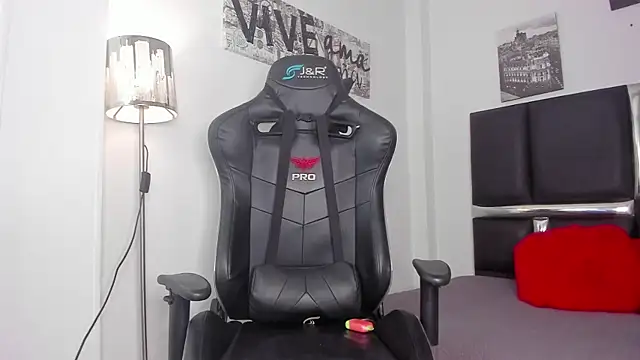 Shaira OS online show from November 2025 07:34:01 PM