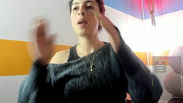 Snapshot of moon_winy chatting on October 2025 11:32:02 AM moon winy online show from October 2025 11:32:02 AM