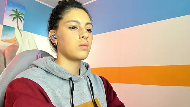 Snapshot of moon_winy chatting on October 2025 11:25:01 AM moon winy online show from October 2025 11:25:01 AM