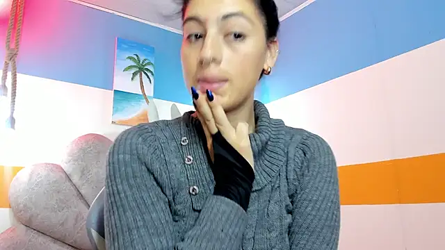 Snapshot of moon_winy chatting on October 2025 11:44:02 AM moon winy online show from October 2025 11:44:02 AM