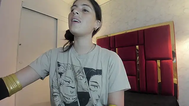 Snapshot of moon_winy chatting on November 2025 11:49:02 AM moon winy online show from November 2025 11:49:02 AM