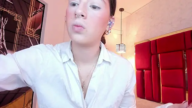 Snapshot of moon_winy chatting on November 2025 11:32:02 AM moon winy online show from November 2025 11:32:02 AM