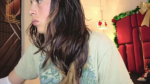 Snapshot of moon_winy chatting on December 2025 09:36:01 AM moon winy online show from December 2025 09:36:01 AM