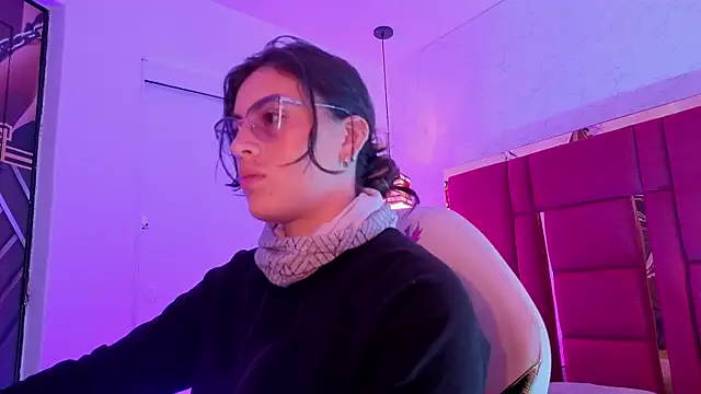 moon winy online show from July 2026 11:50:01 AM