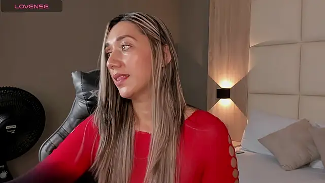 Snapshot of karlyy_ chatting on November 2025 02:12:02 AM karlyy online show from November 2025 02:12:02 AM