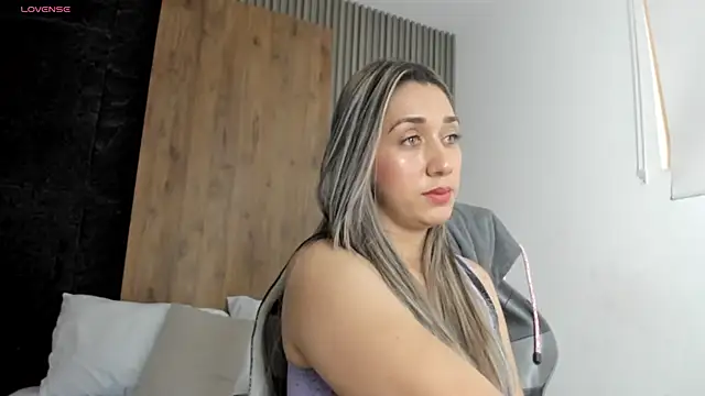 Snapshot of karlyy_ chatting on December 2025 12:09:01 PM karlyy online show from December 2025 12:09:01 PM