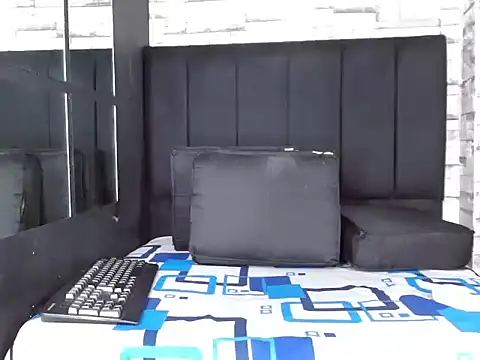 Snapshot of pether_hairy chatting on November 2025 11:18:02 PM pether hairy online show from November 2025 11:18:02 PM