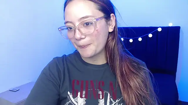 Red Lola  online show from November 2025 02:19:01 PM